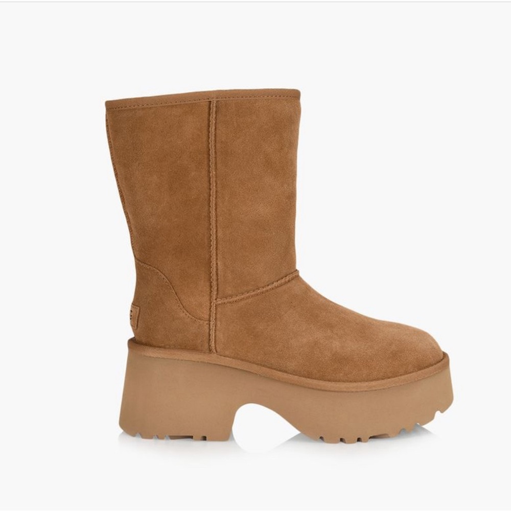 NIB Ugg classic shirt new heights platform size 6